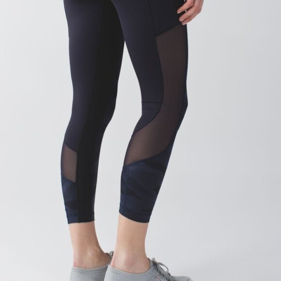 Lululemon Seek The Heat Crop Mini Coast Camo Deep Navy Black / Naval Blue - Picture 2 of 11
